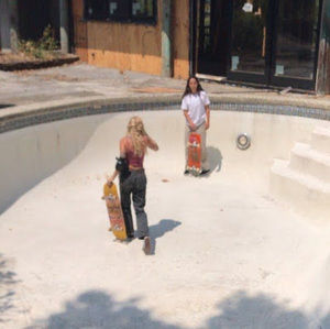 Meet your Posher, Lara